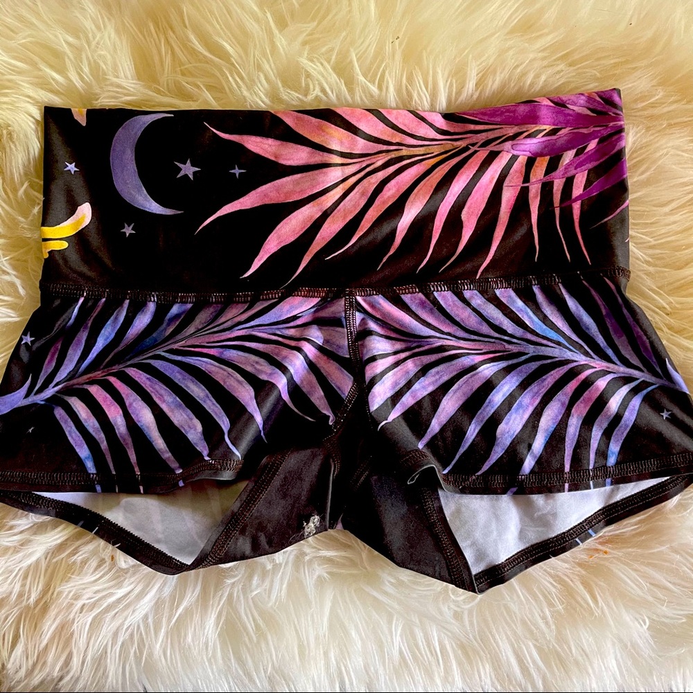 Teeki shorts